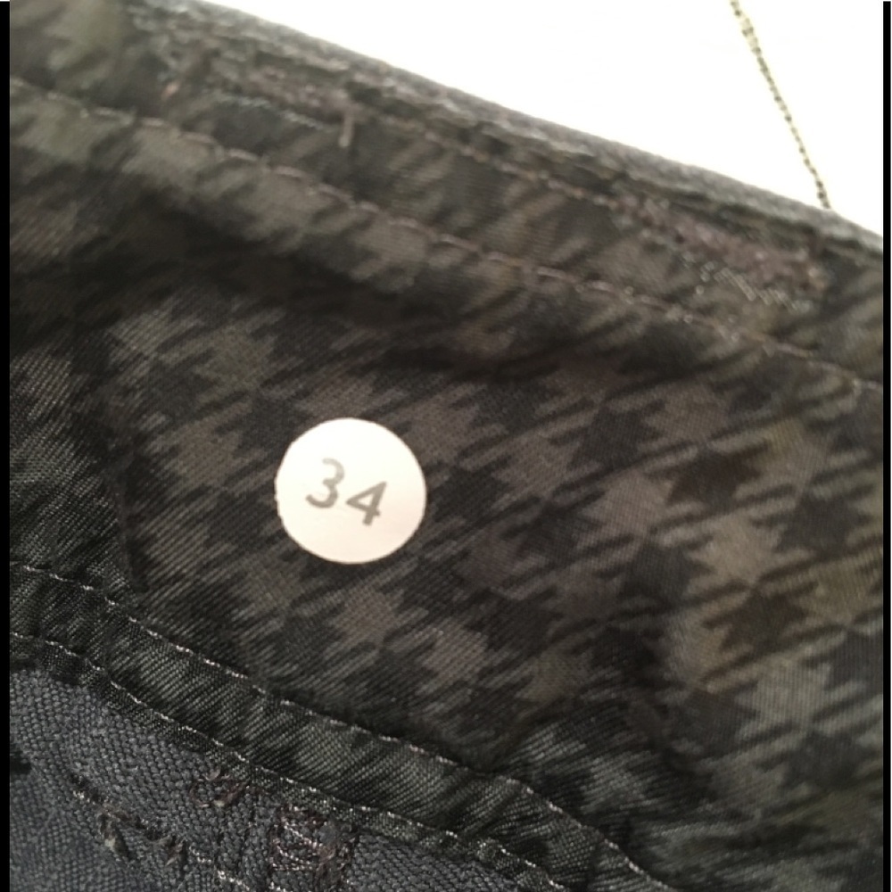 Lululemon Cadence Short? - image 8